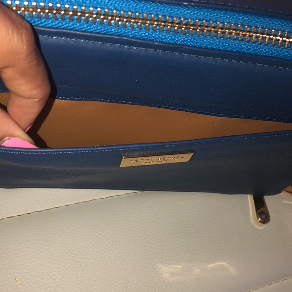 Henri Bendel Cross Body (Royal Blue) - Picture 5 of 11